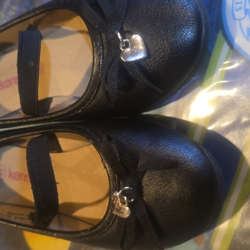 Shoes - Picture 3 of 4